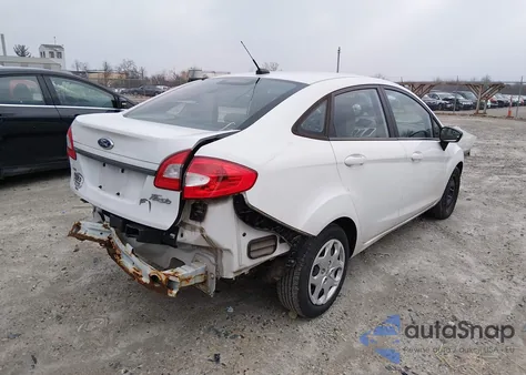 2013 Ford Fiesta Se z USA, uszkodzony, nr VIN 3FADP4BJ3DM199404